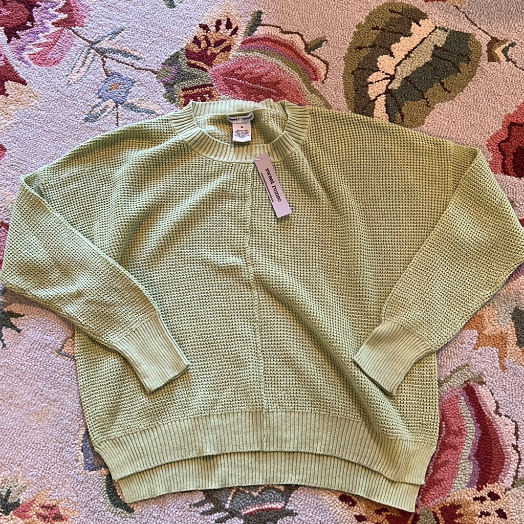 Brand Nwt Sweet Romeo Light Weight Celadon Sweater Oversized M